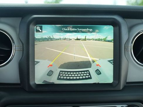 Used 2021 Jeep Gladiator Overland AWD/4WD image 28
