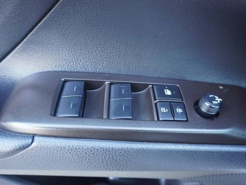 Used 2024 Toyota Camry SE image 9