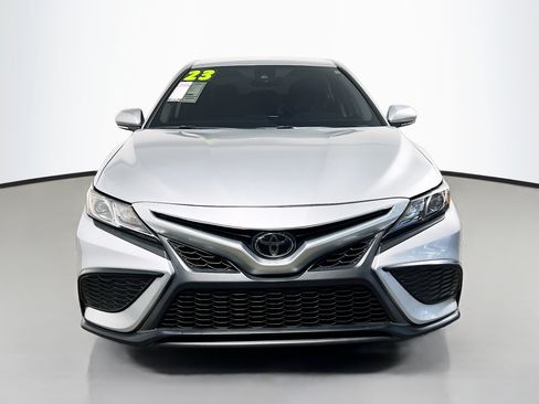 Used 2023 Toyota Camry SE FWD image 11