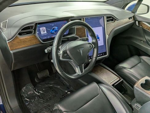 Used 2018 Tesla Model X 75D AWD/4WD image 4