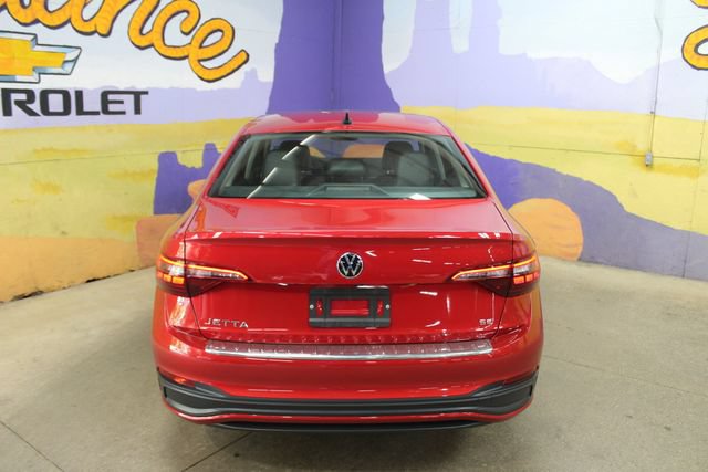 Used 2023 Volkswagen Jetta SE w/ Panoramic Sunroof Package FWD image 7