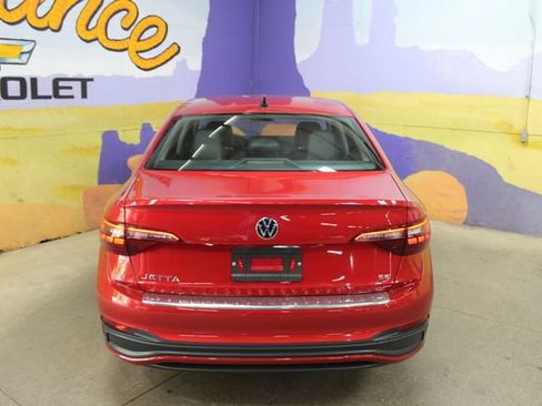 Used 2023 Volkswagen Jetta SE w/ Panoramic Sunroof Package FWD image 7