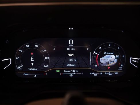 Used 2024 GMC Yukon Denali w/ Advanced Technology Package image 22