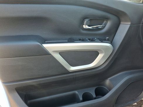 Certified 2023 Nissan Titan SV w/ SV Convenience Package image 12