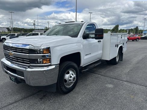 Used 2017 Chevrolet Silverado 3500 W/T w/ WT Convenience Package AWD/4WD image 2