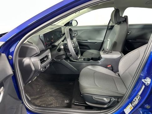 Used 2025 Kia K4 LXS image 11