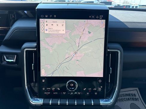 Used 2025 GMC Yukon Denali w/ Sun & Power Step Package image 11