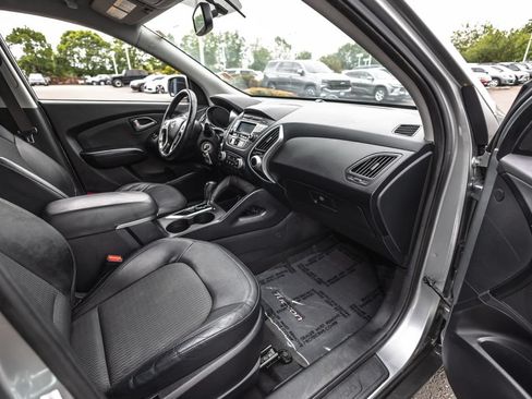 Used 2011 Hyundai Tucson GLS FWD image 26