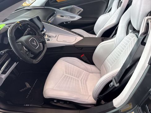Used 2023 Chevrolet Corvette Stingray Premium Conv w/ Z51 Performance Package RWD image 9