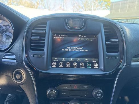 Used 2019 Chrysler 300 S image 16