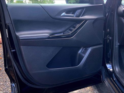 Used 2025 Chevrolet Equinox LT w/ Convenience Package II FWD image 23