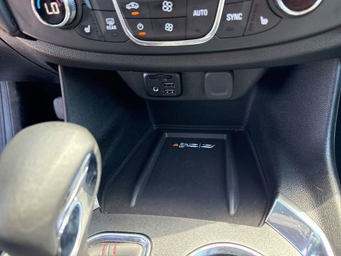 Used 2023 Chevrolet Traverse RS AWD/4WD image 42