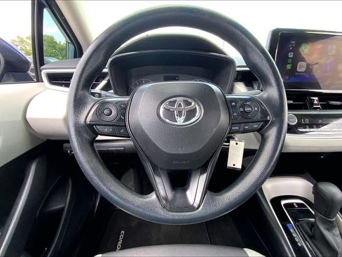 Used 2023 Toyota Corolla LE image 6