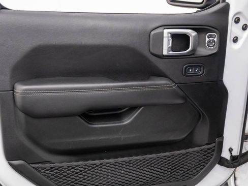 Used 2022 Jeep Wrangler Unlimited Sahara w/ Cold Weather Group image 14