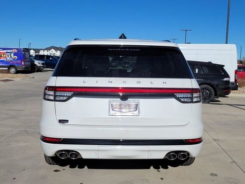 New 2026 Lincoln Aviator AWD w/ Jet Appearance Package image 12