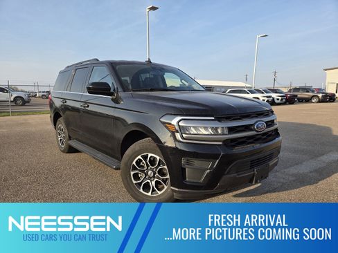 Used 2024 Ford Expedition XLT image 1