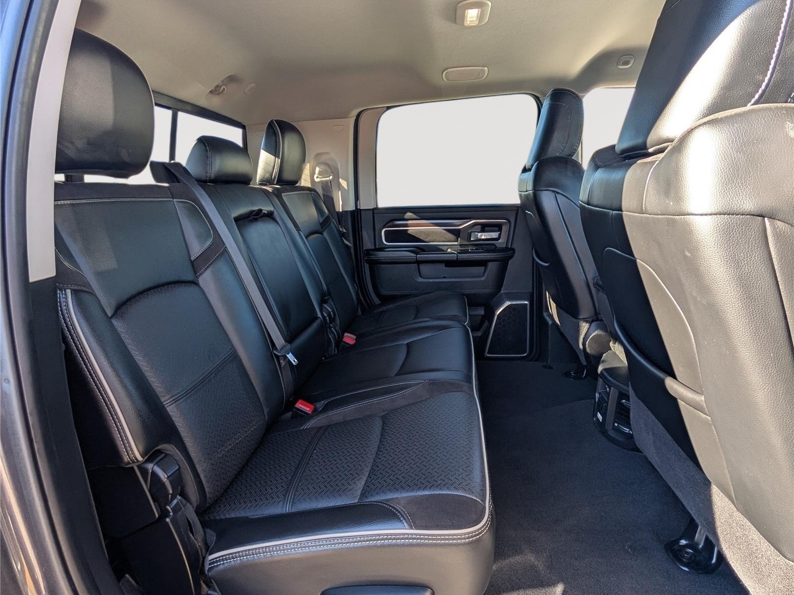 Used 2023 RAM 3500 Laramie AWD/4WD image 15
