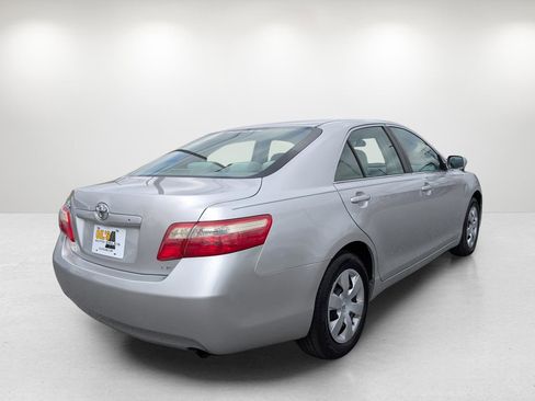 Used 2009 Toyota Camry LE image 5
