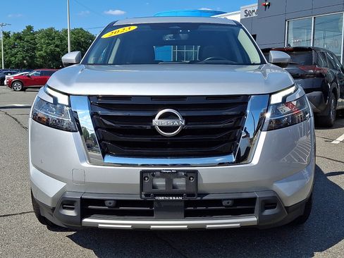 Used 2023 Nissan Pathfinder Platinum AWD/4WD image 2