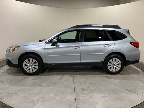 Used 2016 Subaru Outback 2.5i Premium AWD/4WD image 9