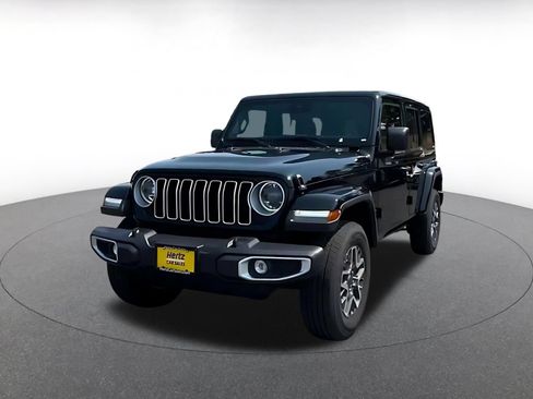 Used 2025 Jeep Wrangler Unlimited Sahara AWD/4WD image 7