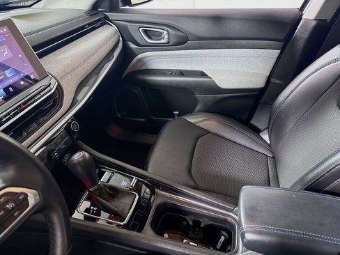 Used 2022 Jeep Compass Latitude w/ Sun and Sound Group image 23