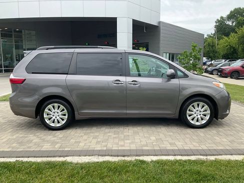 Used 2015 Toyota Sienna XLE AWD/4WD image 8