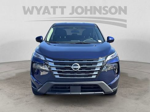 Used 2025 Nissan Rogue SV FWD image 8