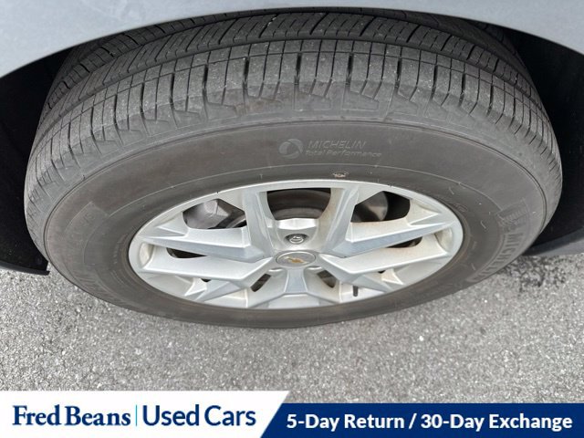 Used 2024 Chevrolet Equinox LS FWD image 2