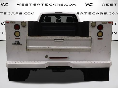 Used 2016 Ford F550 2WD Regular Cab Super Duty image 4