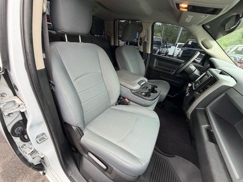 Used 2017 RAM 1500 Express AWD/4WD image 33