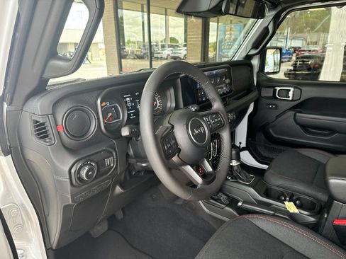 Used 2026 Jeep Wrangler Unlimited Rubicon AWD/4WD image 9