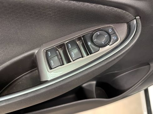 Used 2020 Chevrolet Malibu LT FWD image 25