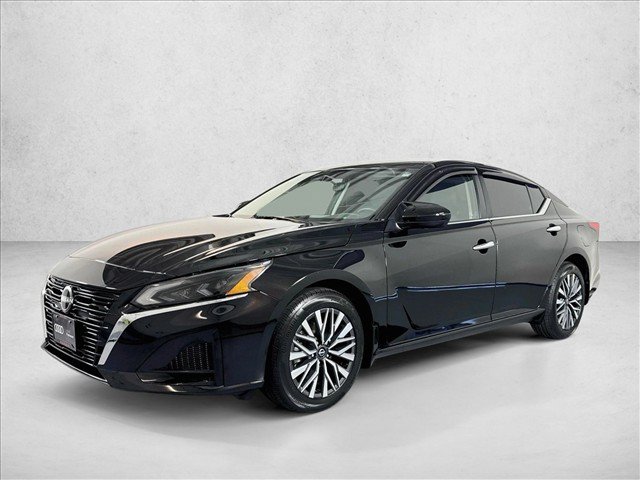 Used 2023 Nissan Altima 2.5 SV AWD/4WD image 3