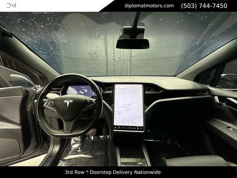 Used 2018 Tesla Model X 75D image 29