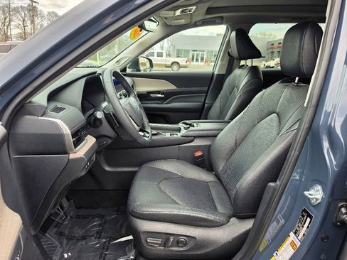 Used 2024 Toyota Grand Highlander Platinum AWD/4WD image 21