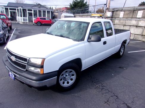 Used 2007 Chevrolet Silverado 1500 W/T w/ Light Duty Power Package image 4