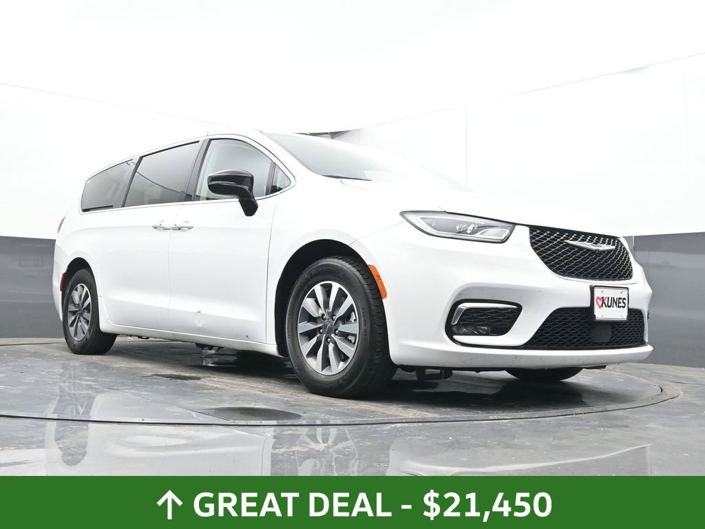 Used 2024 Chrysler Pacifica Limited FWD image 27