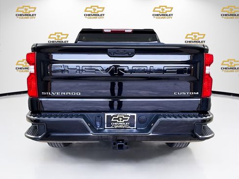 Used 2022 Chevrolet Silverado 1500 Custom image 6