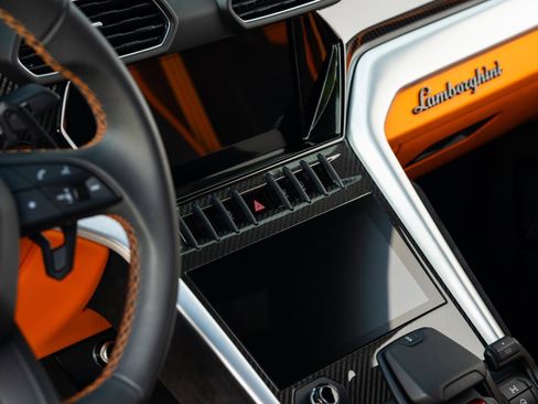 Used 2024 Lamborghini Urus S image 41