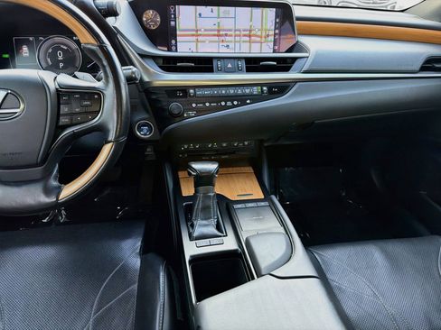 Used 2019 Lexus ES 300h FWD image 19