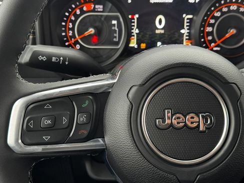 New 2026 Jeep Wrangler Unlimited Sahara AWD/4WD image 25