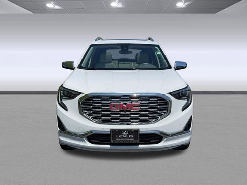 Used 2018 GMC Terrain Denali w/ GMC Pro Grade Package AWD/4WD image 5