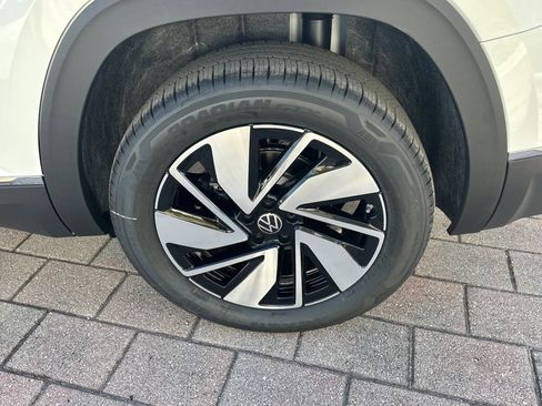 New 2026 Volkswagen Atlas SEL image 11