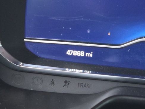 Used 2023 Chevrolet Suburban RST w/ Luxury Package image 7