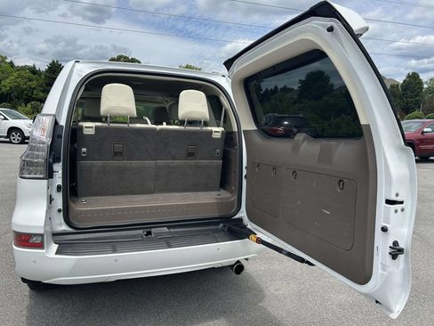 Used 2015 Lexus GX 460 w/ Premium Package AWD/4WD image 12