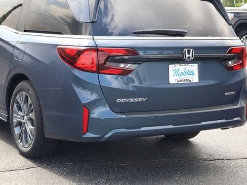 New 2026 Honda Odyssey Touring image 6