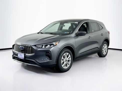 Used 2023 Ford Escape Active image 1