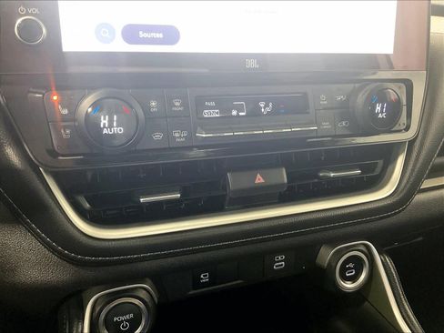 Used 2025 Toyota Grand Highlander Hybrid Nightshade Edition image 28