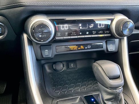 Certified 2022 Toyota RAV4 XLE image 15